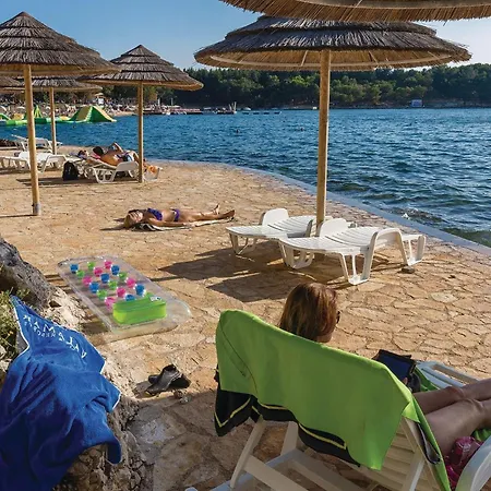 Vikendica Lovely In With Outdoor Swimming Pool