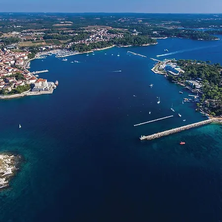 Lovely In With Outdoor Swimming Pool * Porec